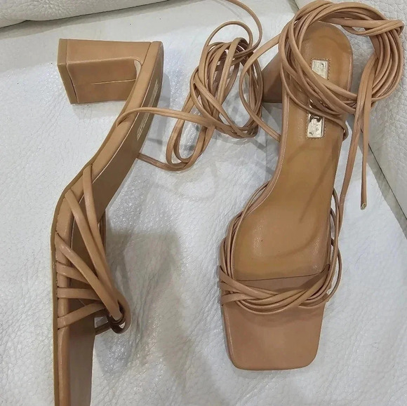 Billini Sandals Ankle Strap Square Heels Tan Brown Camel size 8.5 - Picture 5 of 7